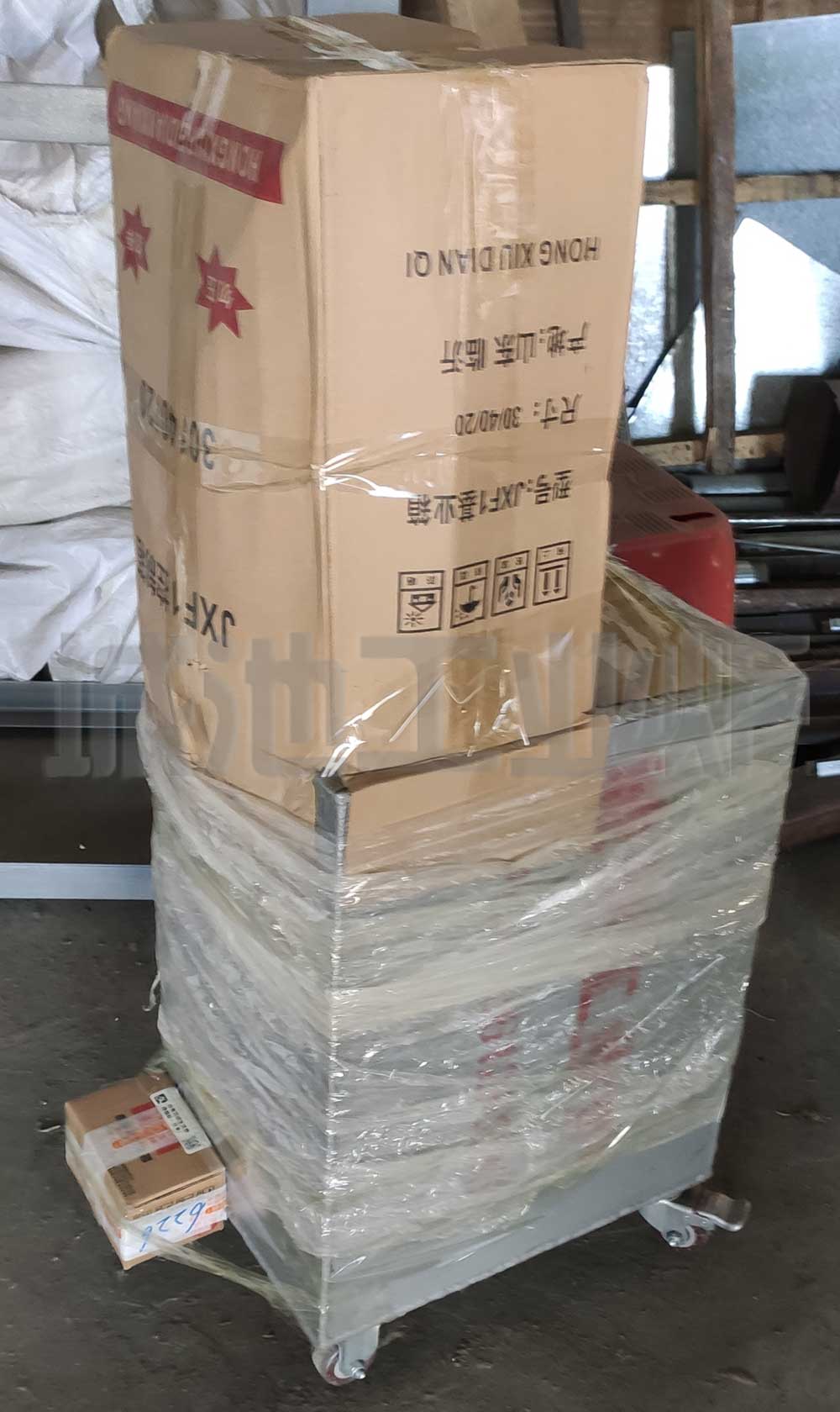 Miniature portable mobile agitation quenching tank Packed and ready for dispatch
