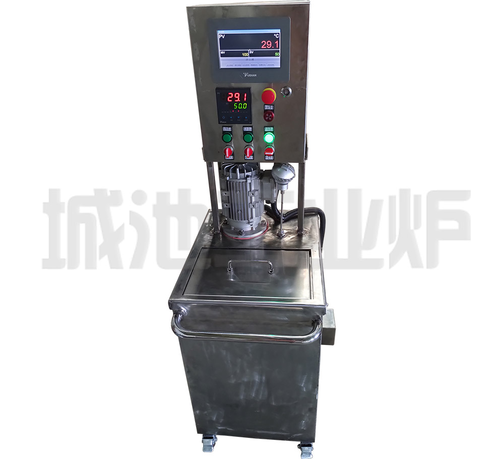 Small intelligent experimental quenching tank